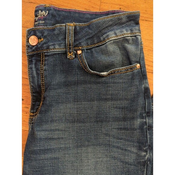 Wrangler Blue Jeans Women's 15x32 Mae Retro Boot Cut Denim Western Cowboy EUC - Picture 4 of 9